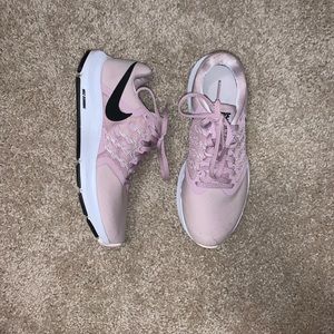 Nike Run Swift Tennis Shoes